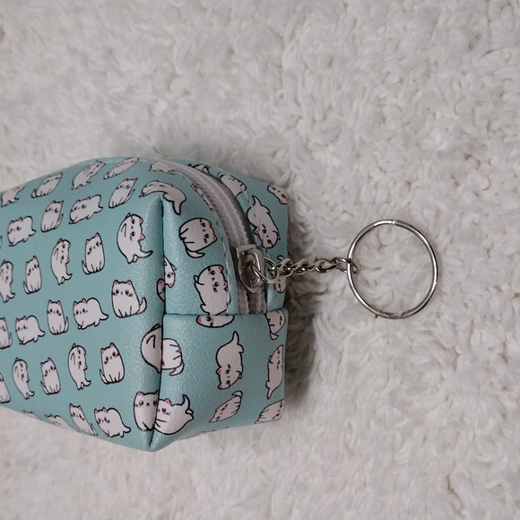 Animal Print Light Green Keychain Small Pouch - Picture 6 of 7